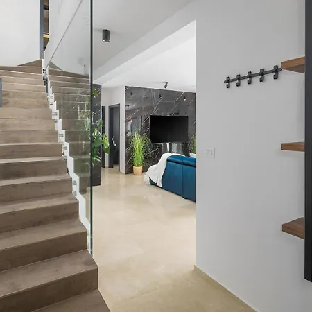 5 Bedroom In Holiday home