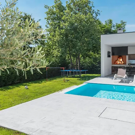 5 Bedroom In Sivati