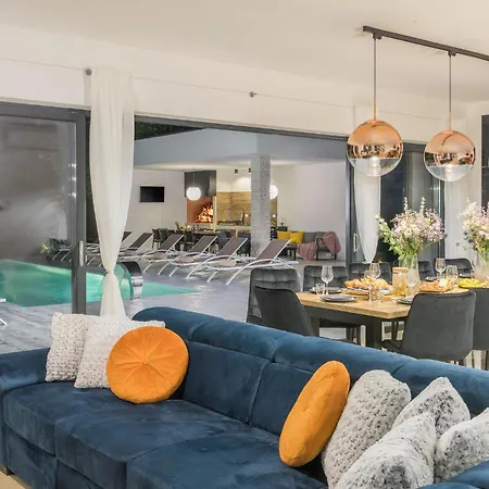 5 Bedroom In