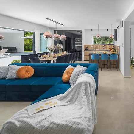 Holiday home 5 Bedroom In *