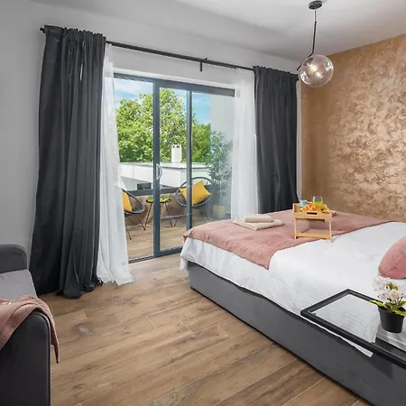 5 Bedroom In