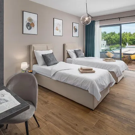 Holiday home 5 Bedroom In *